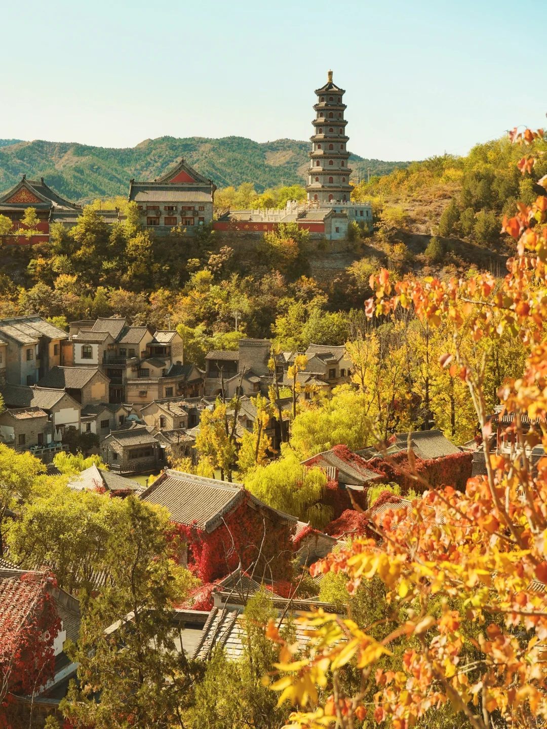 北京10月，一定要去一次长城下的红叶小镇🍁