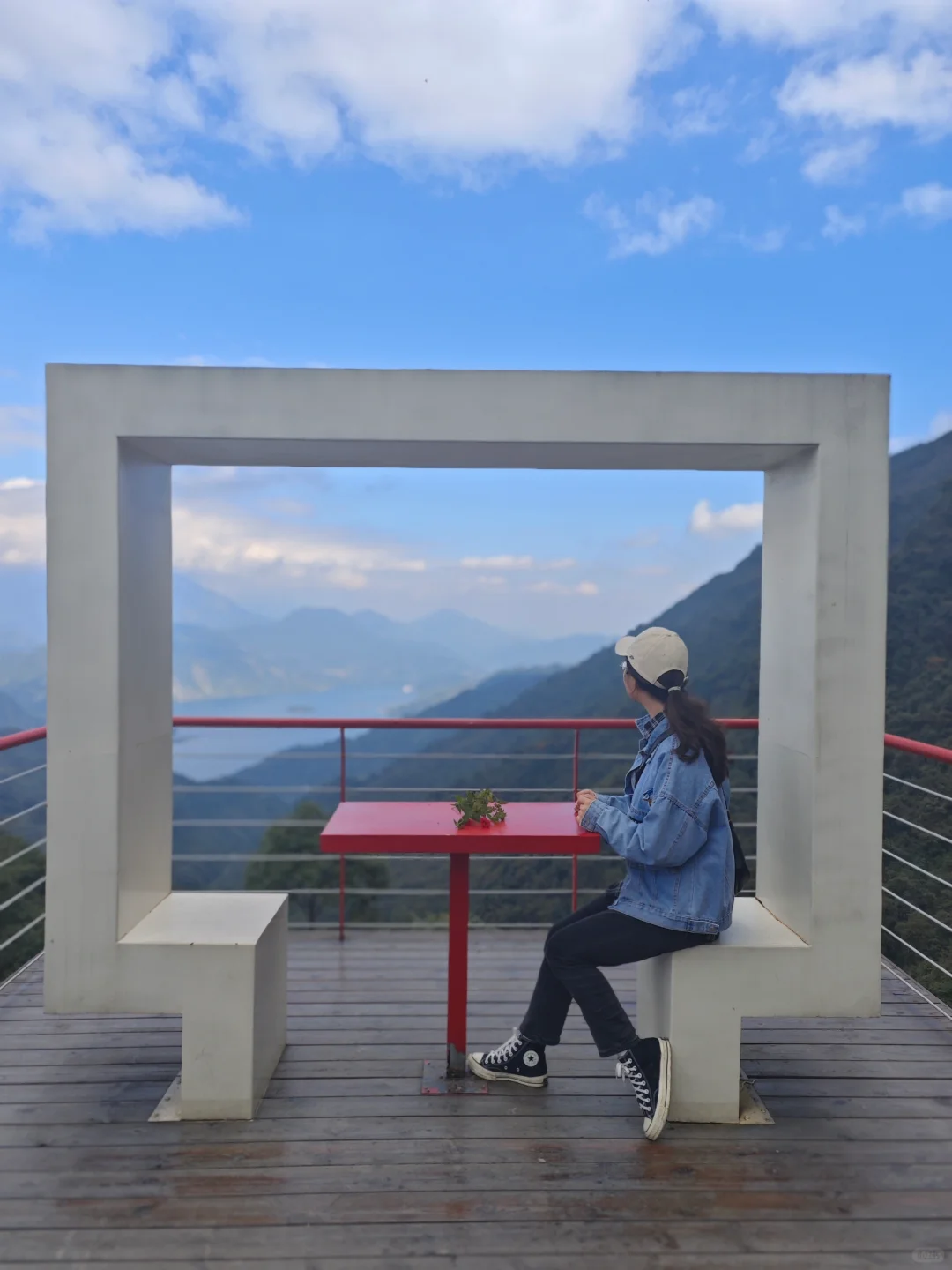 成都出发1.5h，邂逅绝美云端山顶，无滤镜