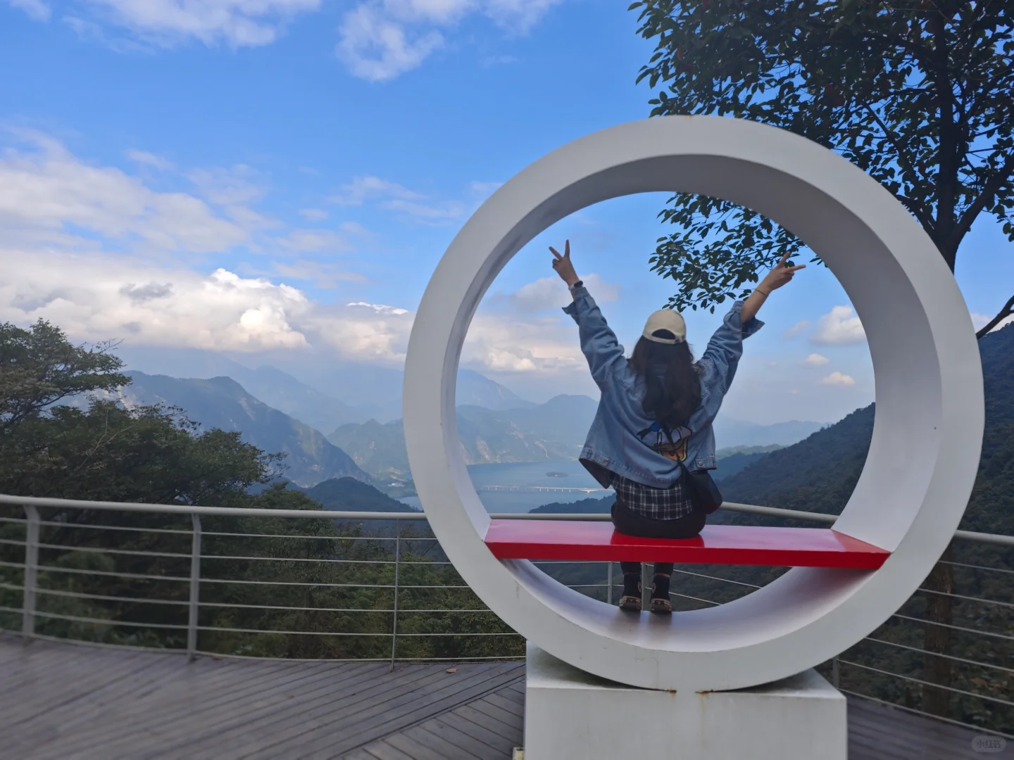 成都出发1.5h，邂逅绝美云端山顶，无滤镜