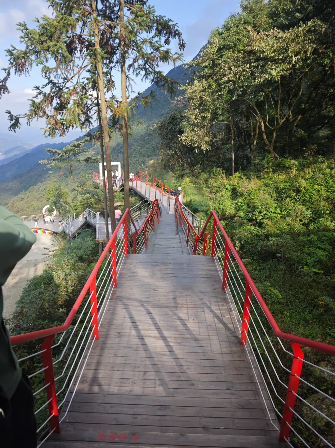 成都出发1.5h，邂逅绝美云端山顶，无滤镜