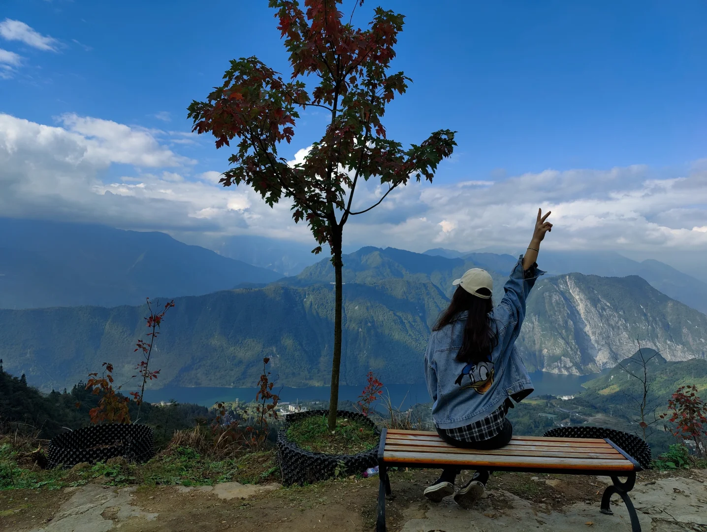 成都出发1.5h，邂逅绝美云端山顶，无滤镜