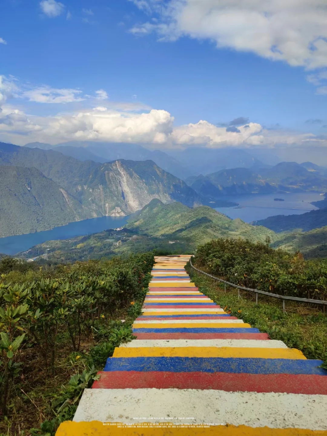 成都出发1.5h，邂逅绝美云端山顶，无滤镜