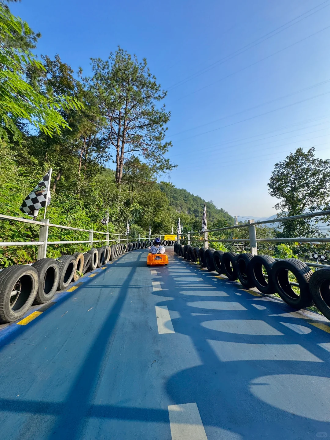 第一次在山间里坐真人QQ飞车太刺激了‼️