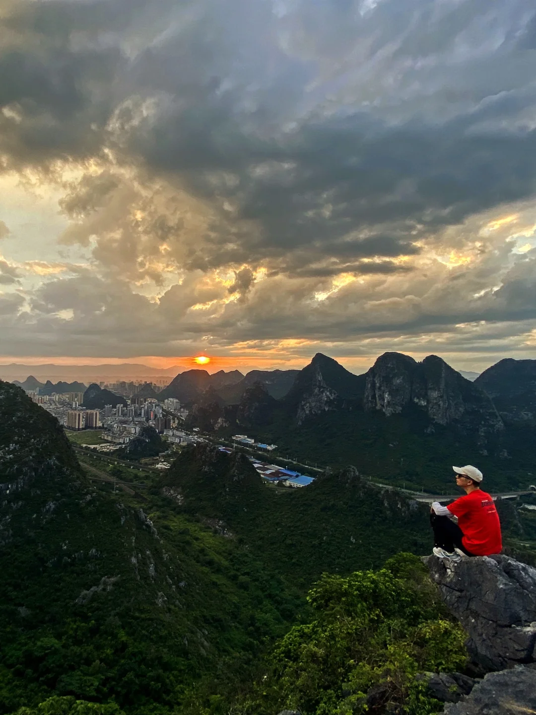 我出不了桂林，你爬一座山再走吧🌲