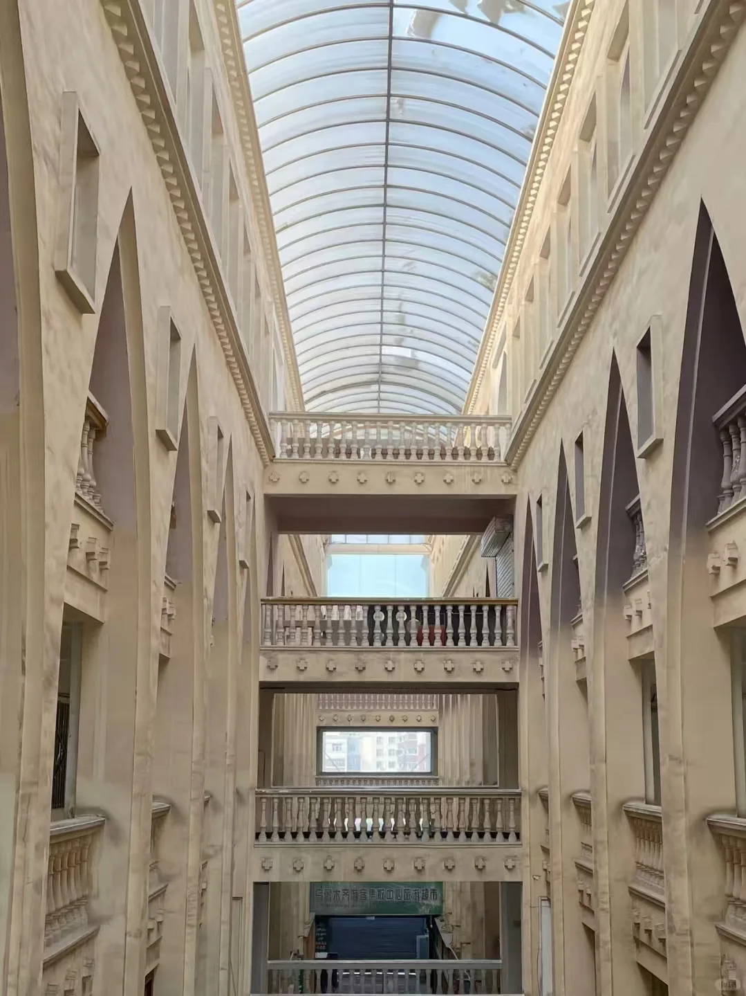 乌市周边游|1h车程的庙尔沟绝美蓝冰瀑布!