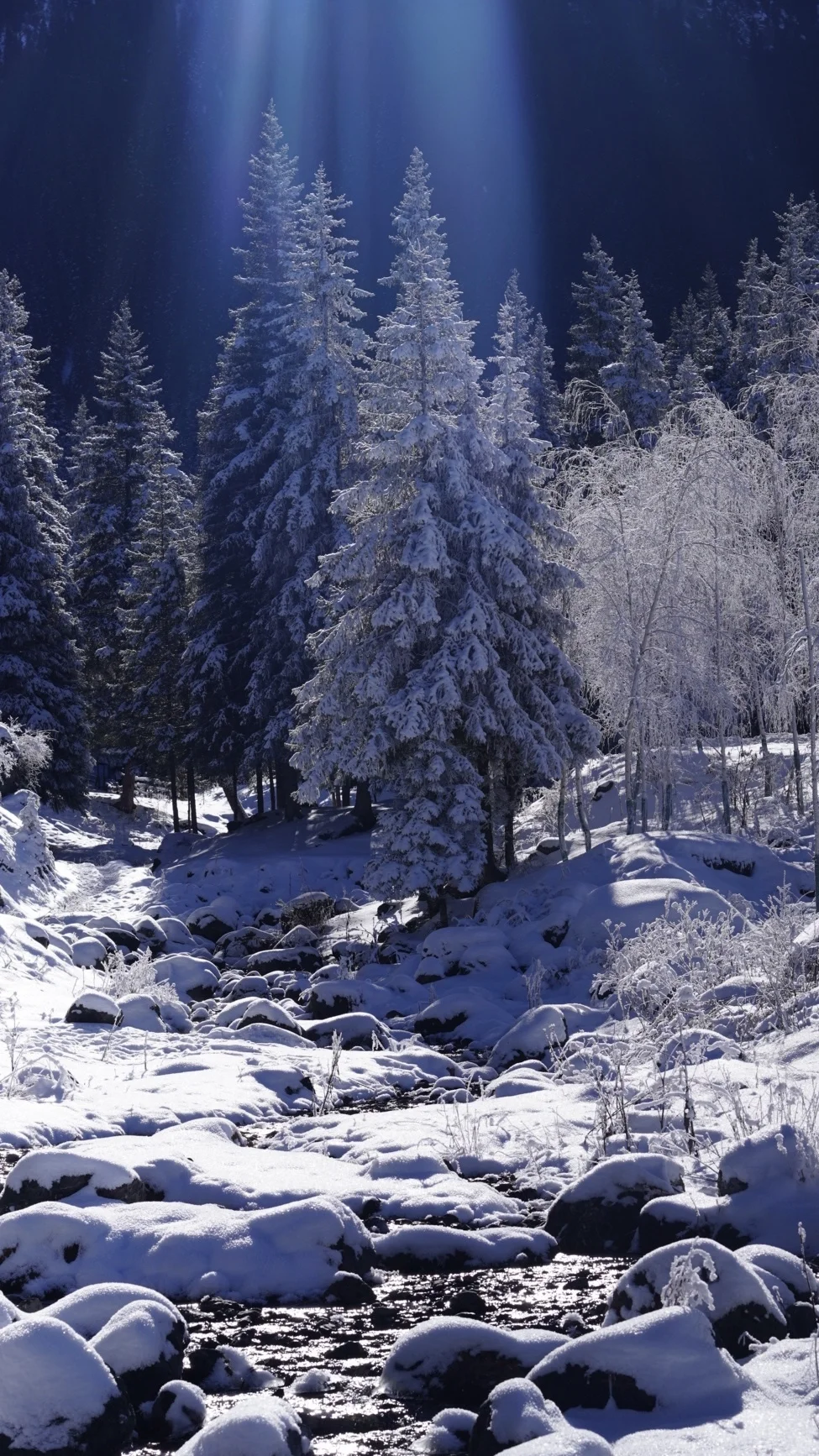 乌市周边游|1h车程的庙尔沟绝美蓝冰瀑布!