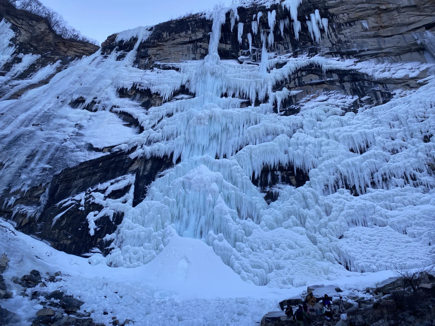 北京蕞大冰瀑已成型,上周探路实拍