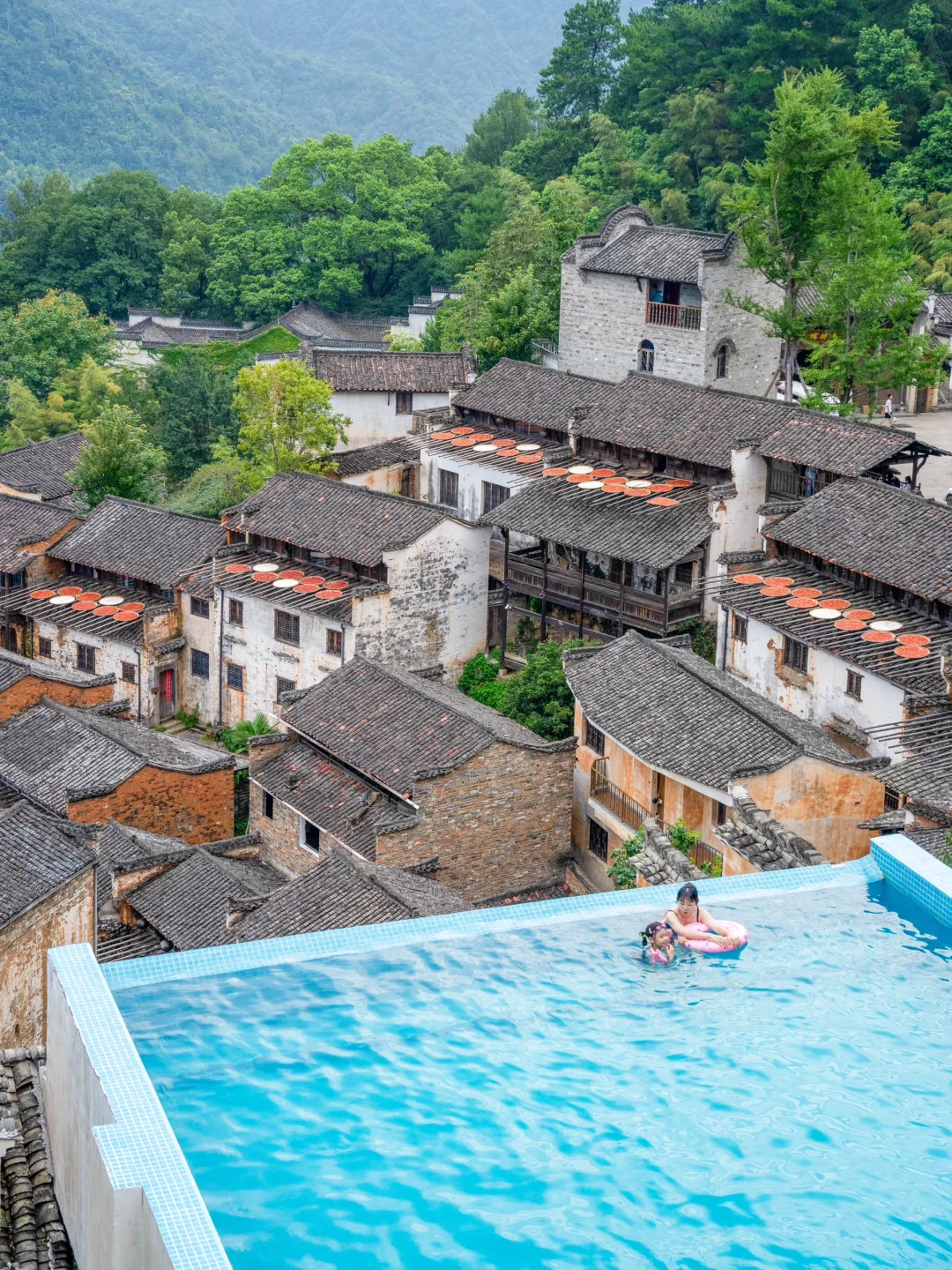 被《国家地理》评为中国最美古村，夏天有多绝