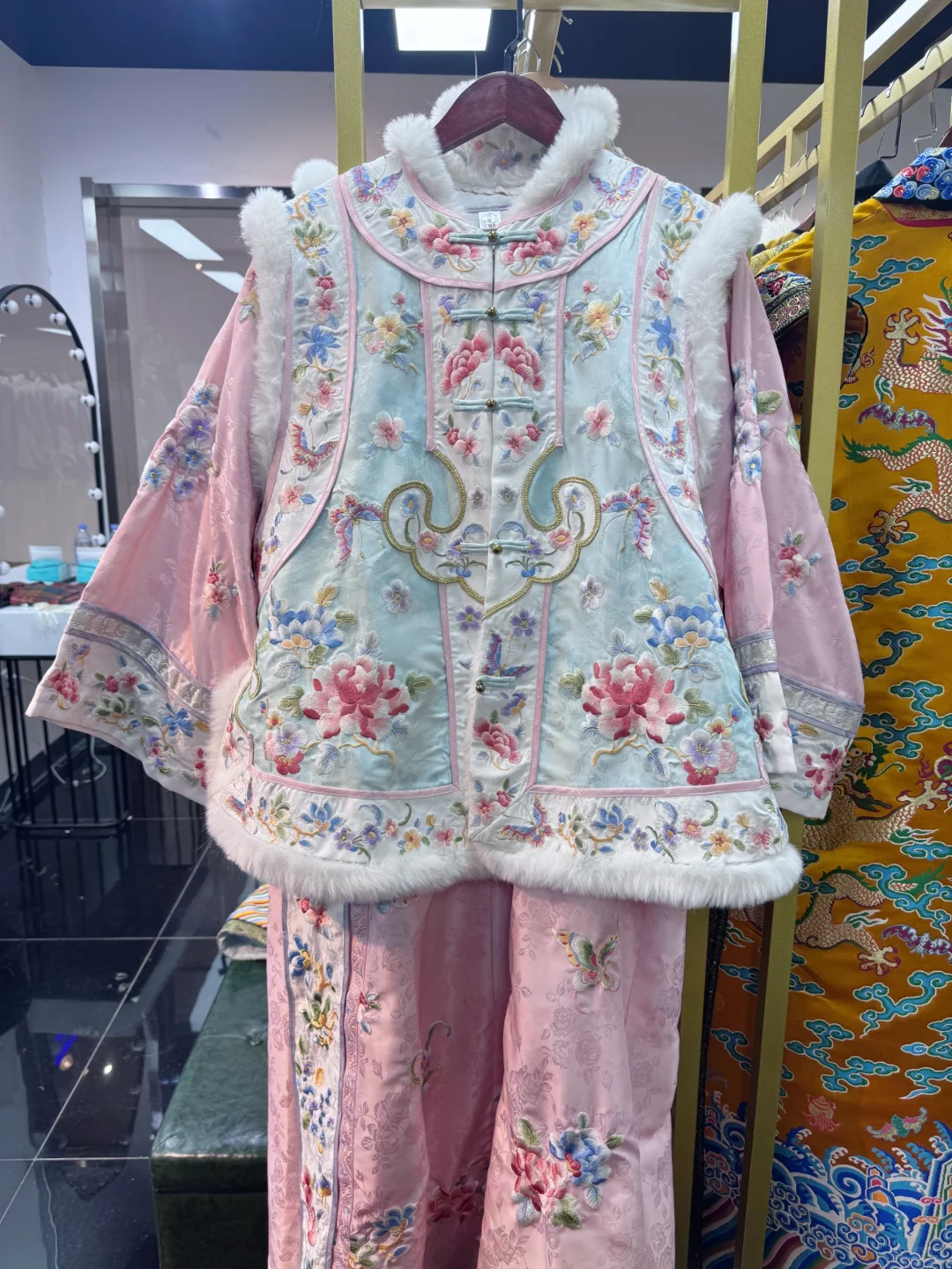 我199在北京做的格格妆型，还被问了一路…