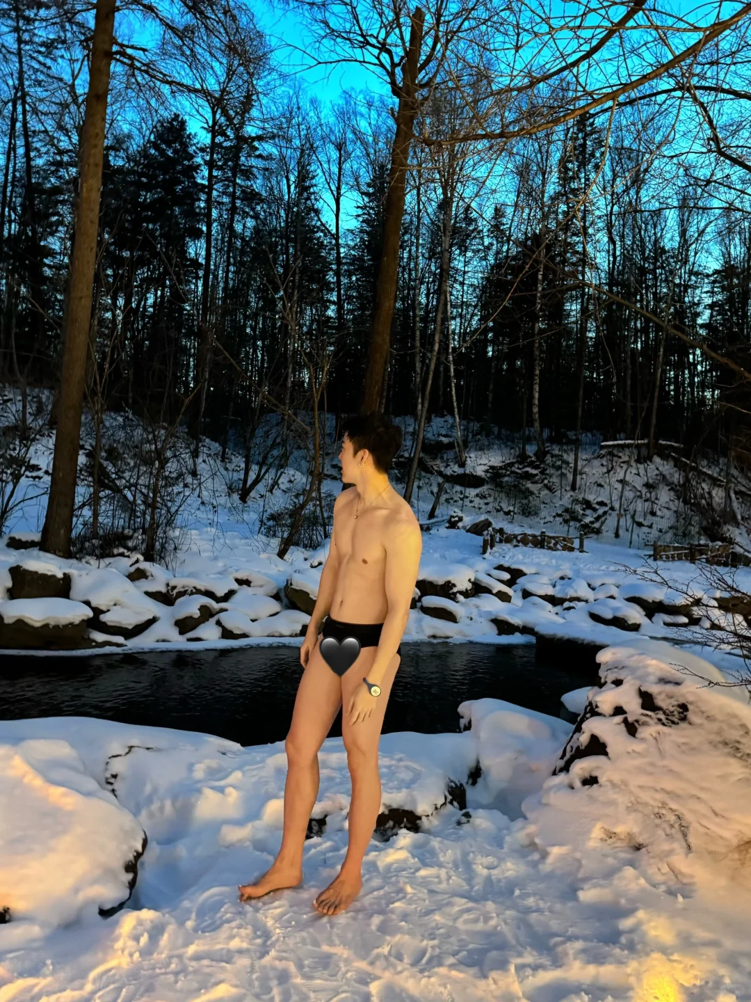 长白山蓝景温泉，雪地里的蓝调时刻