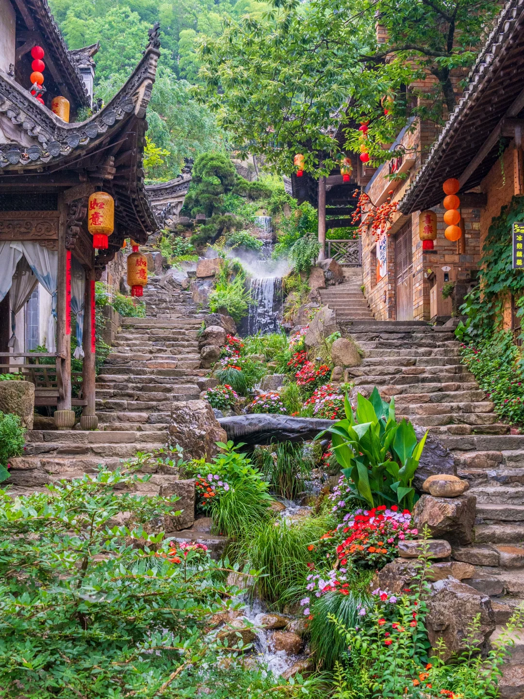被《国家地理》评为中国最美古村，夏天有多绝