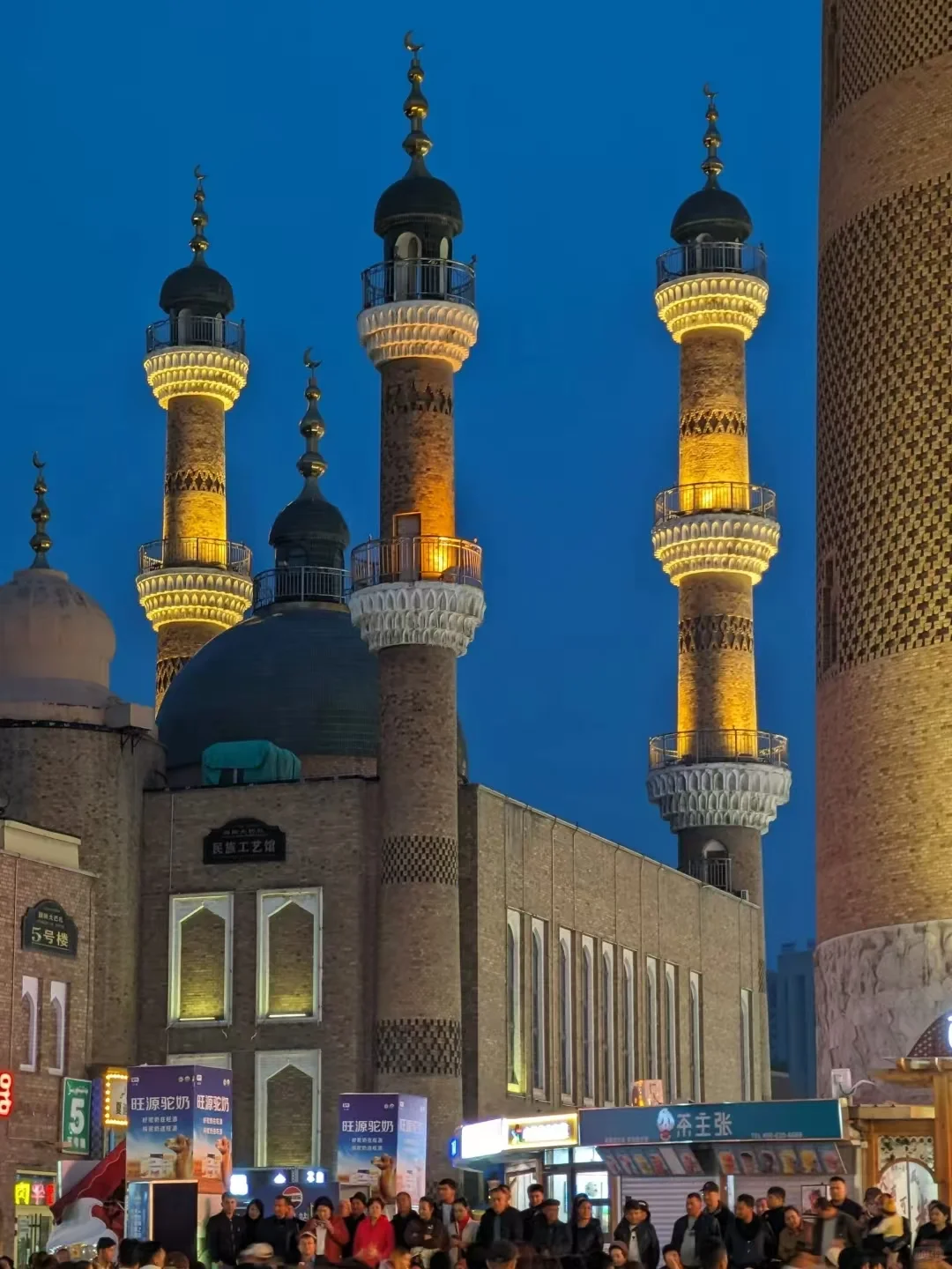 乌市周边游|1h车程的庙尔沟绝美蓝冰瀑布!