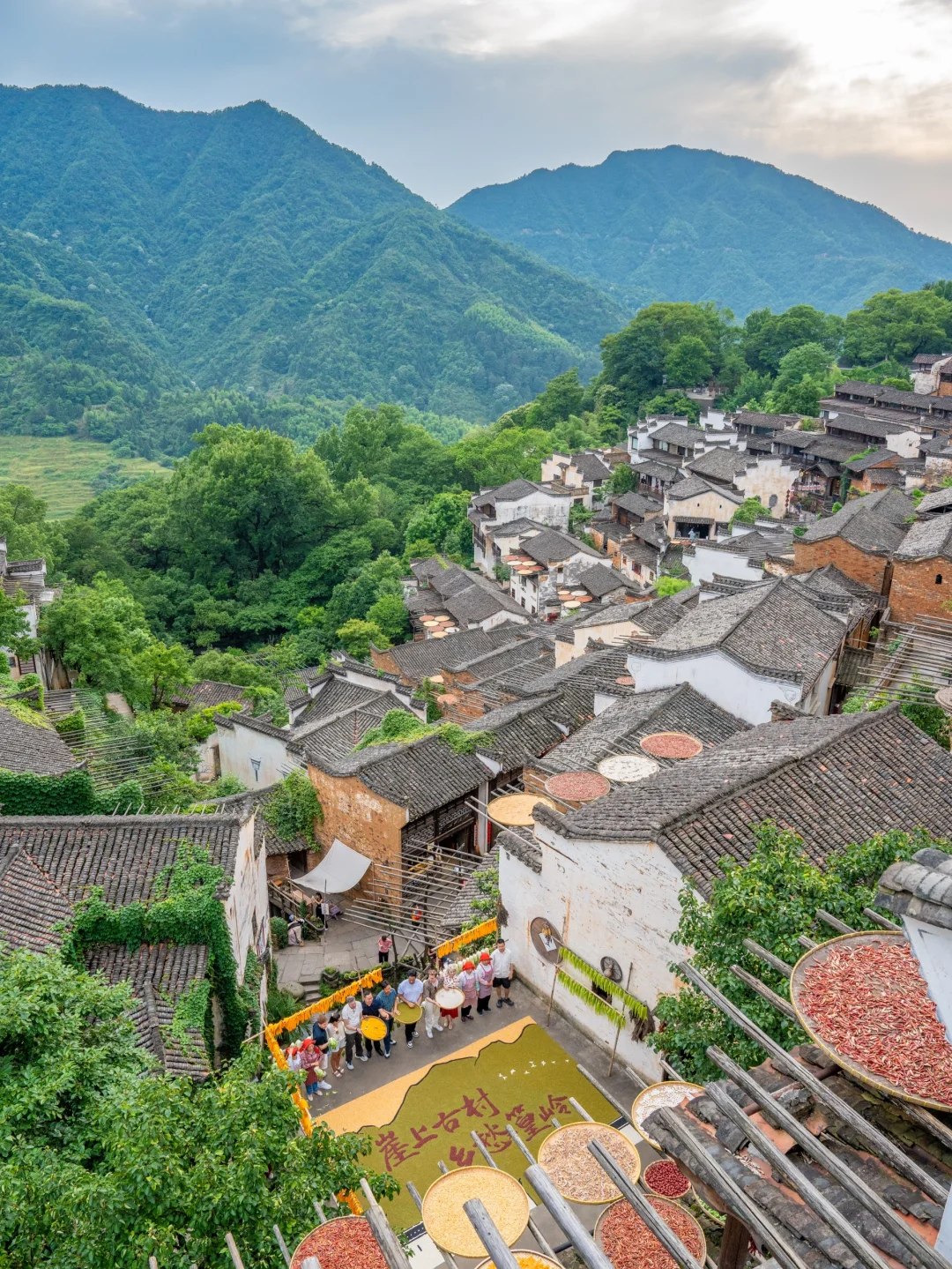 被《国家地理》评为中国最美古村，夏天有多绝