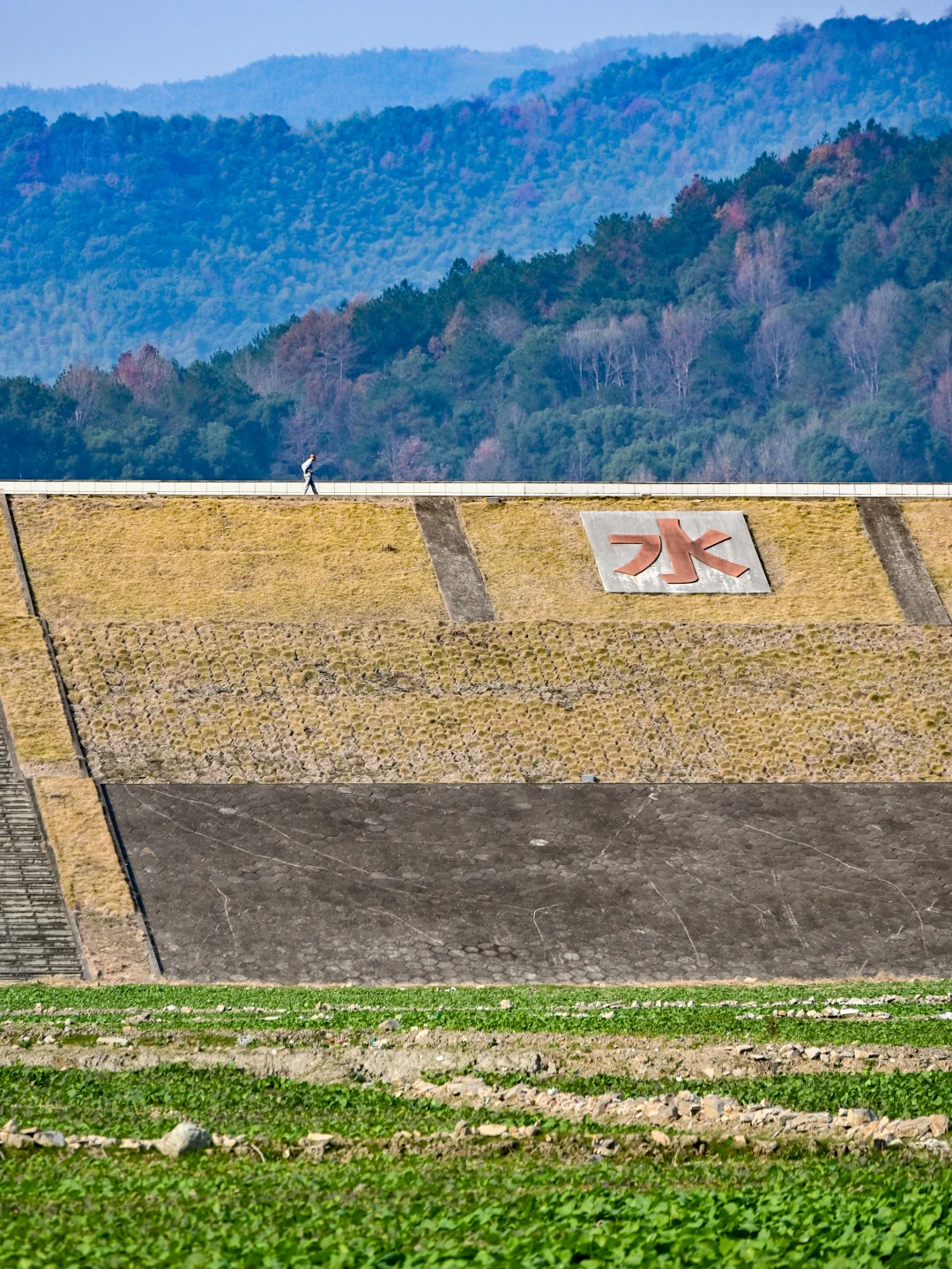 没想到！宁波0.5h藏着一条绝美山水徒步路线