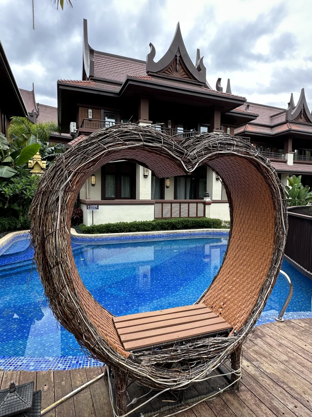 芒市！！度假酒店！！太city了！！