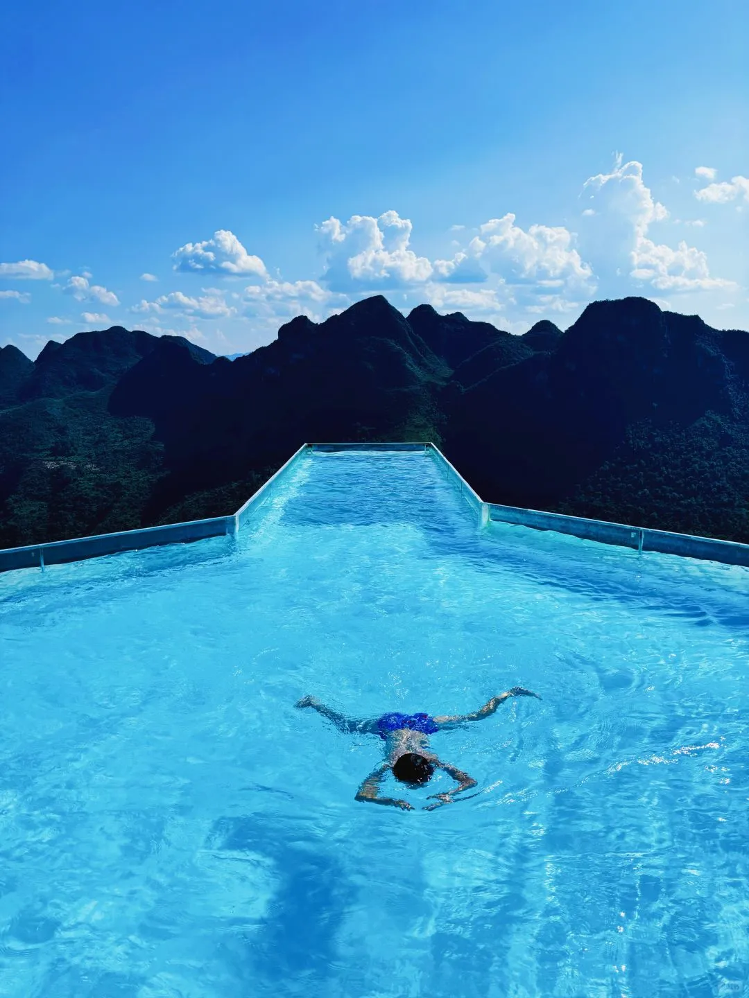 1月春节和家人,去贵州万峰林看油菜花🌼