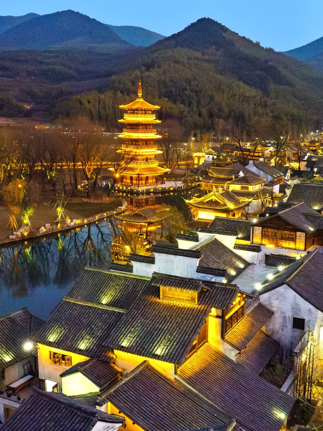 南京35分钟直达｜发朋友圈问爆了 烟花美哭