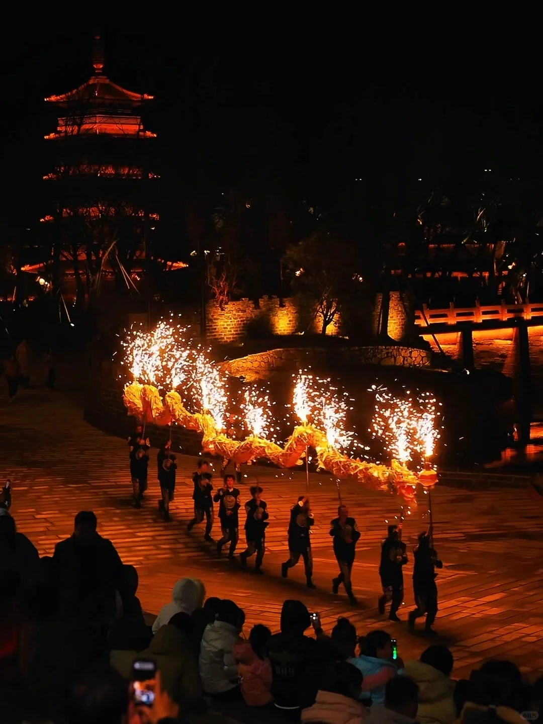 南京35分钟直达｜发朋友圈问爆了 烟花美哭