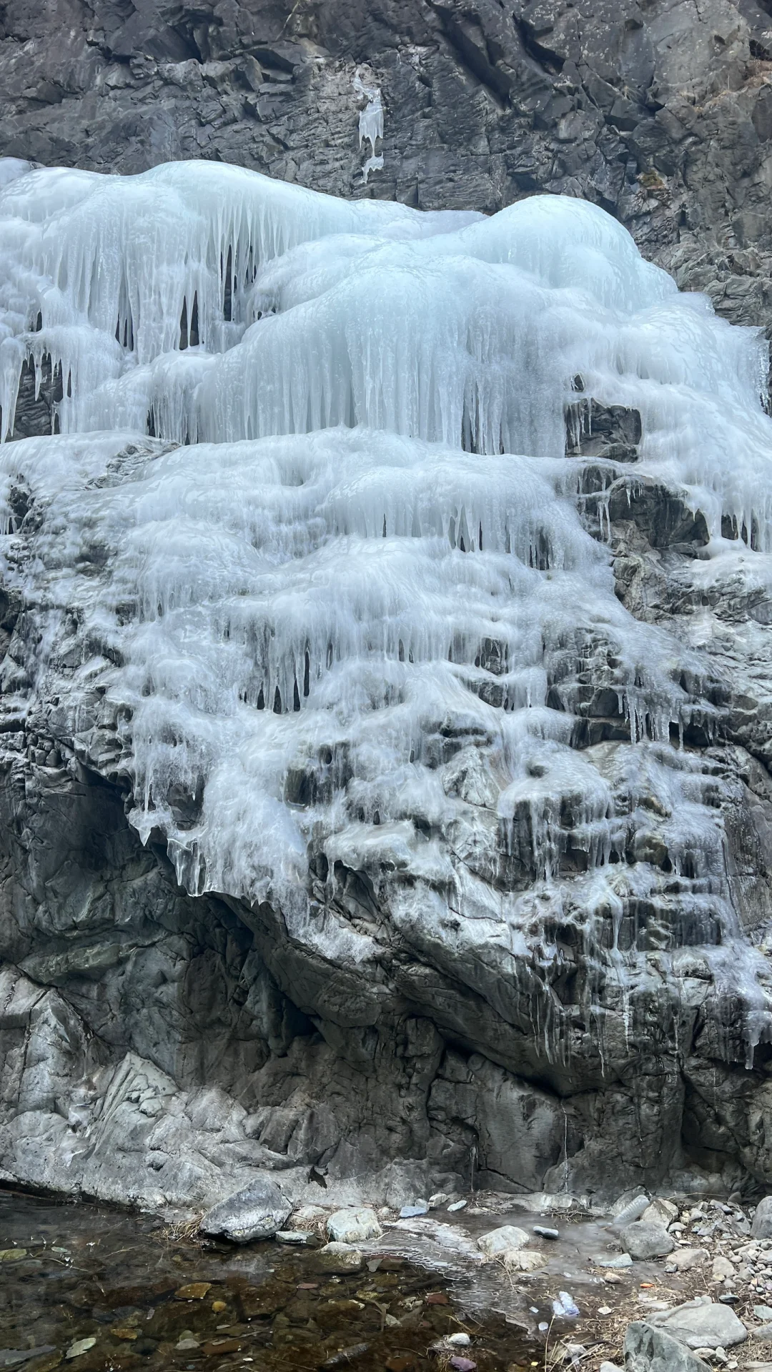 冰瀑‼️绝对是寒冷季节里的浪漫🌈