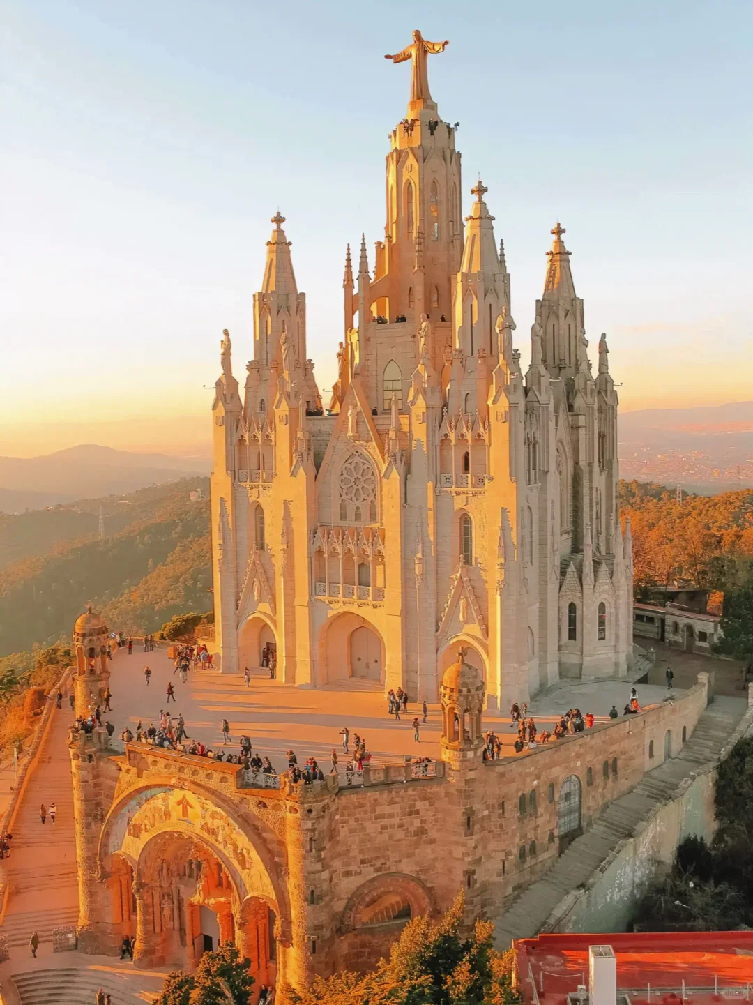 西班牙跟团游才是上上之选❗️安全系数高