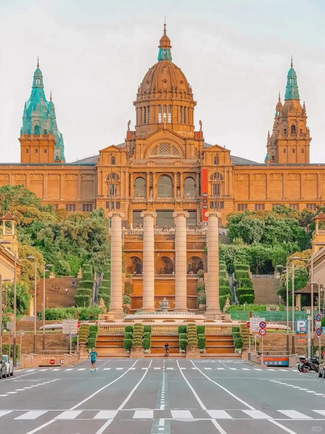 西班牙跟团游才是上上之选❗️安全系数高