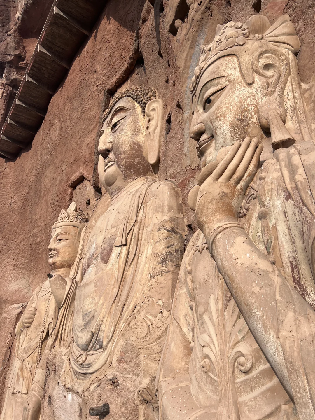 淡季出游｜0元看麦积山石窟真的太值了！