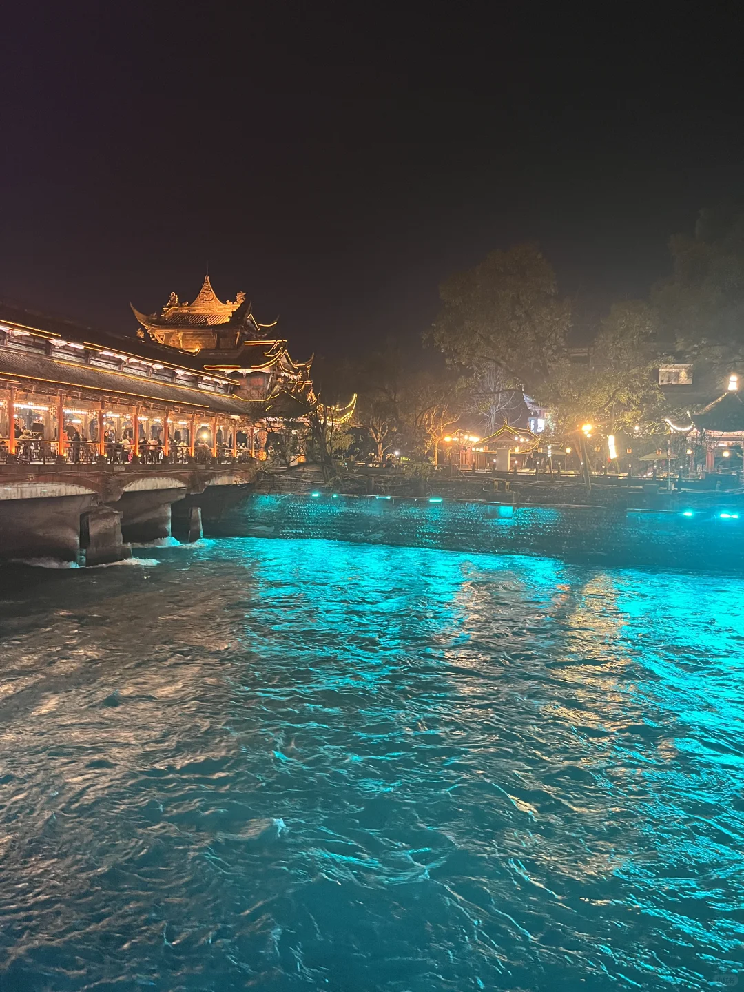 带娃打卡了都江堰