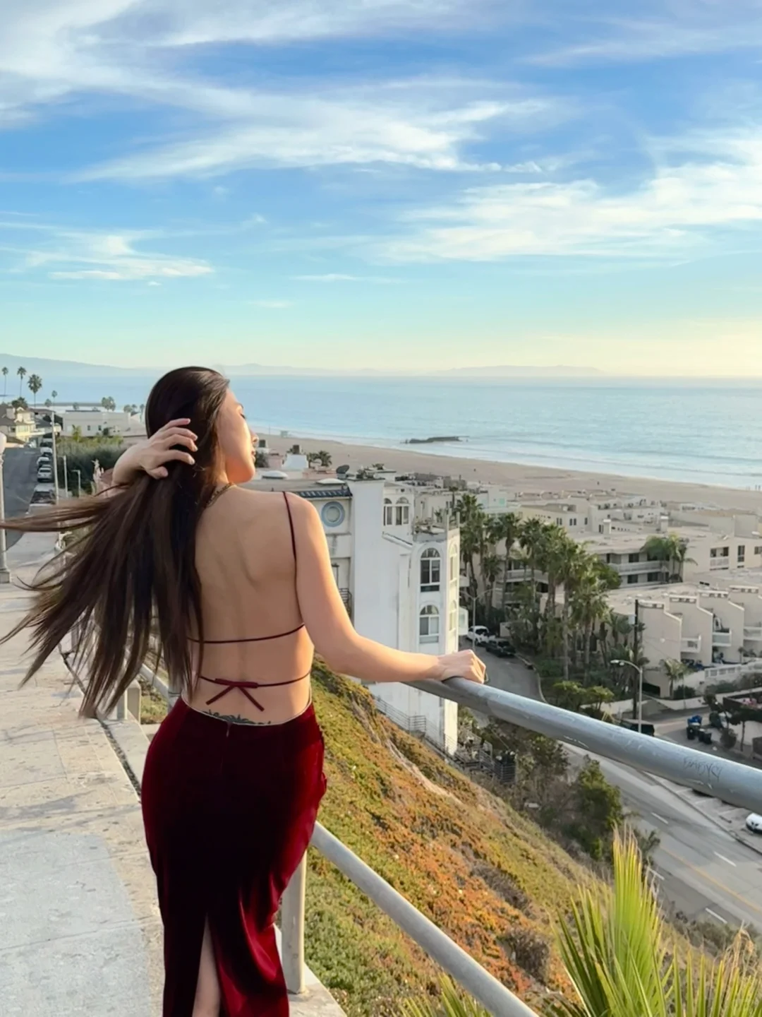 洛杉矶大火前的海边…