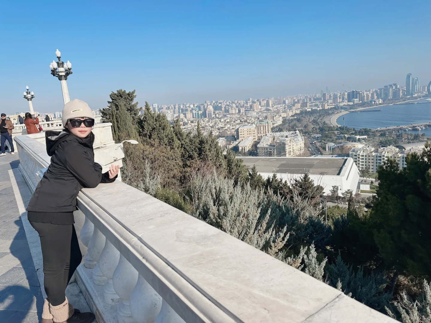 阿塞拜疆巴库第三天—-里海喂海鸥
