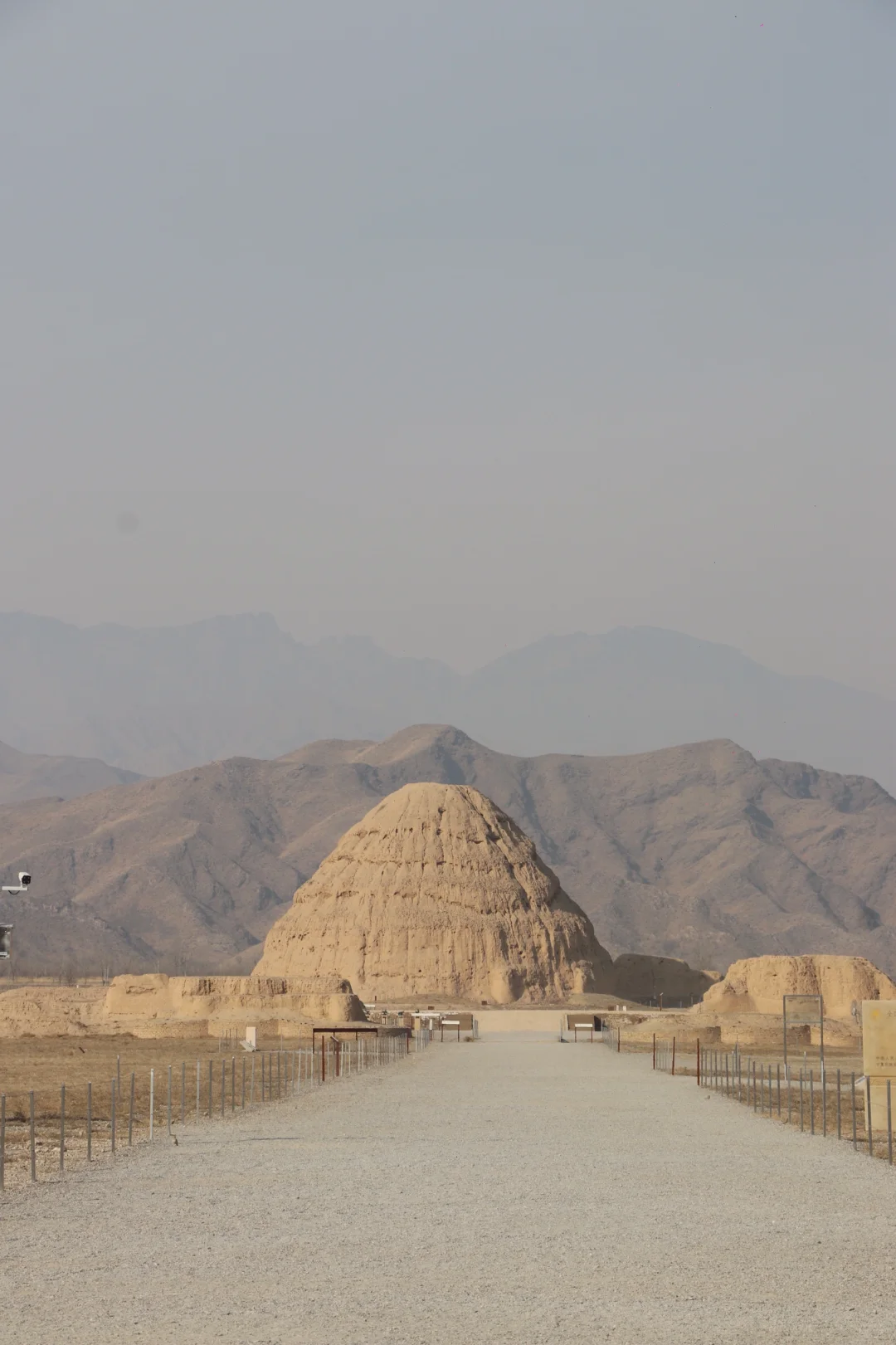 岁月失语：从历史长河中走出的西夏王陵