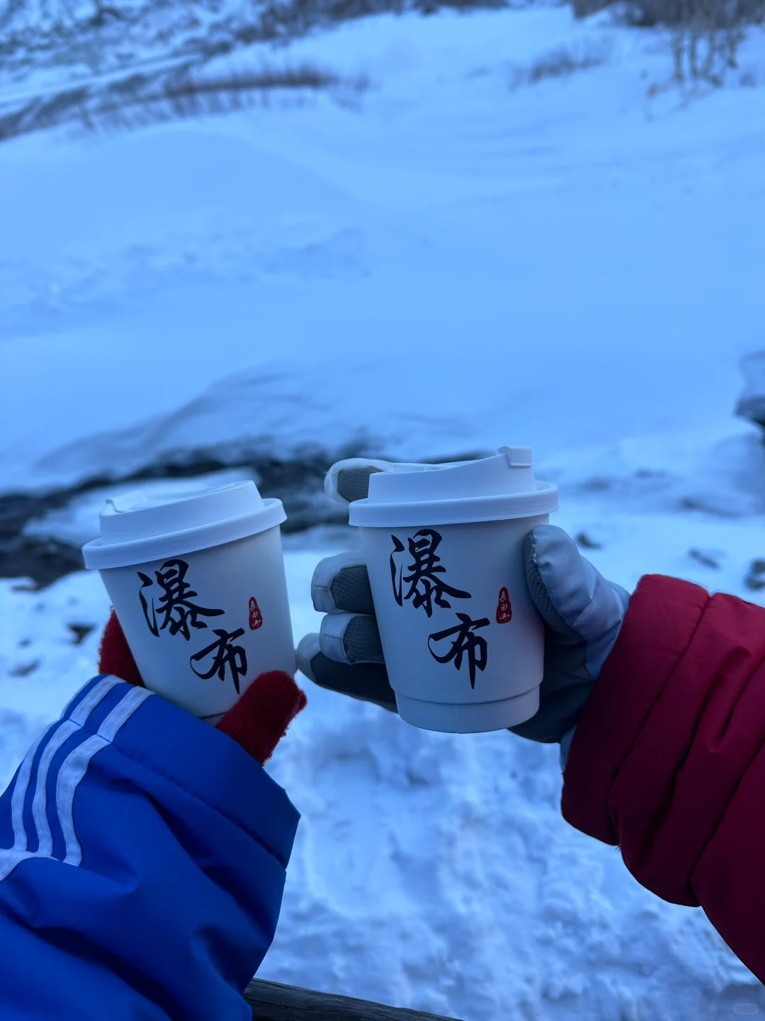 “她的眼睛像柏林的一场雾”