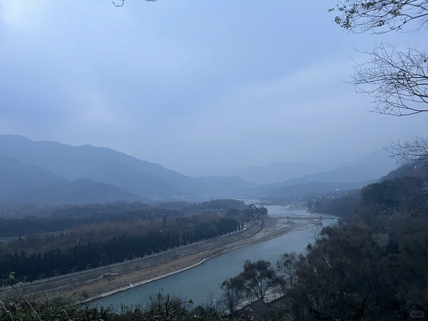 带娃打卡了都江堰