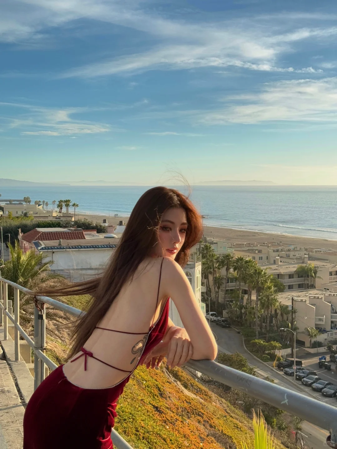 洛杉矶大火前的海边…