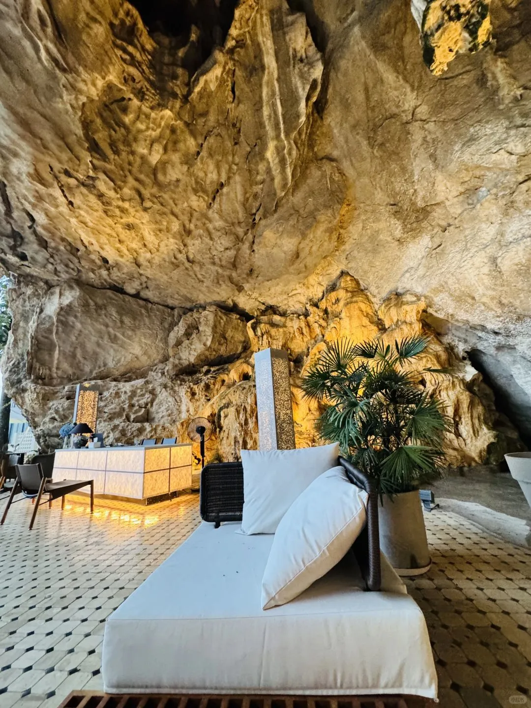 老公选的贵州酒店,后劲太大,太震撼了!!