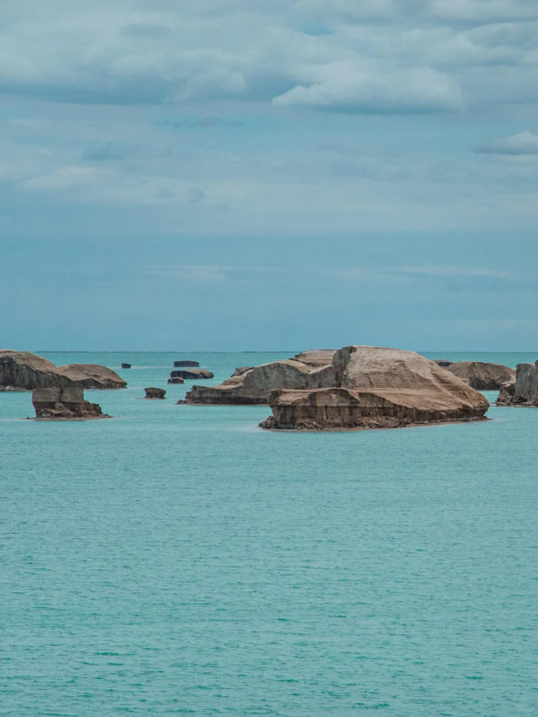 “碰到独自旅行的人，千万别招惹。”