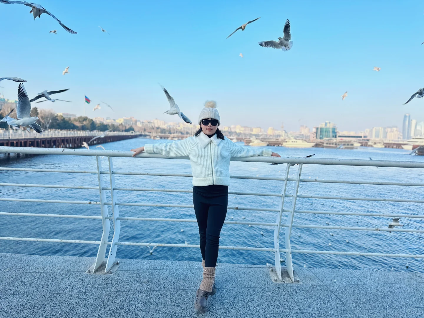 阿塞拜疆巴库第三天—-里海喂海鸥