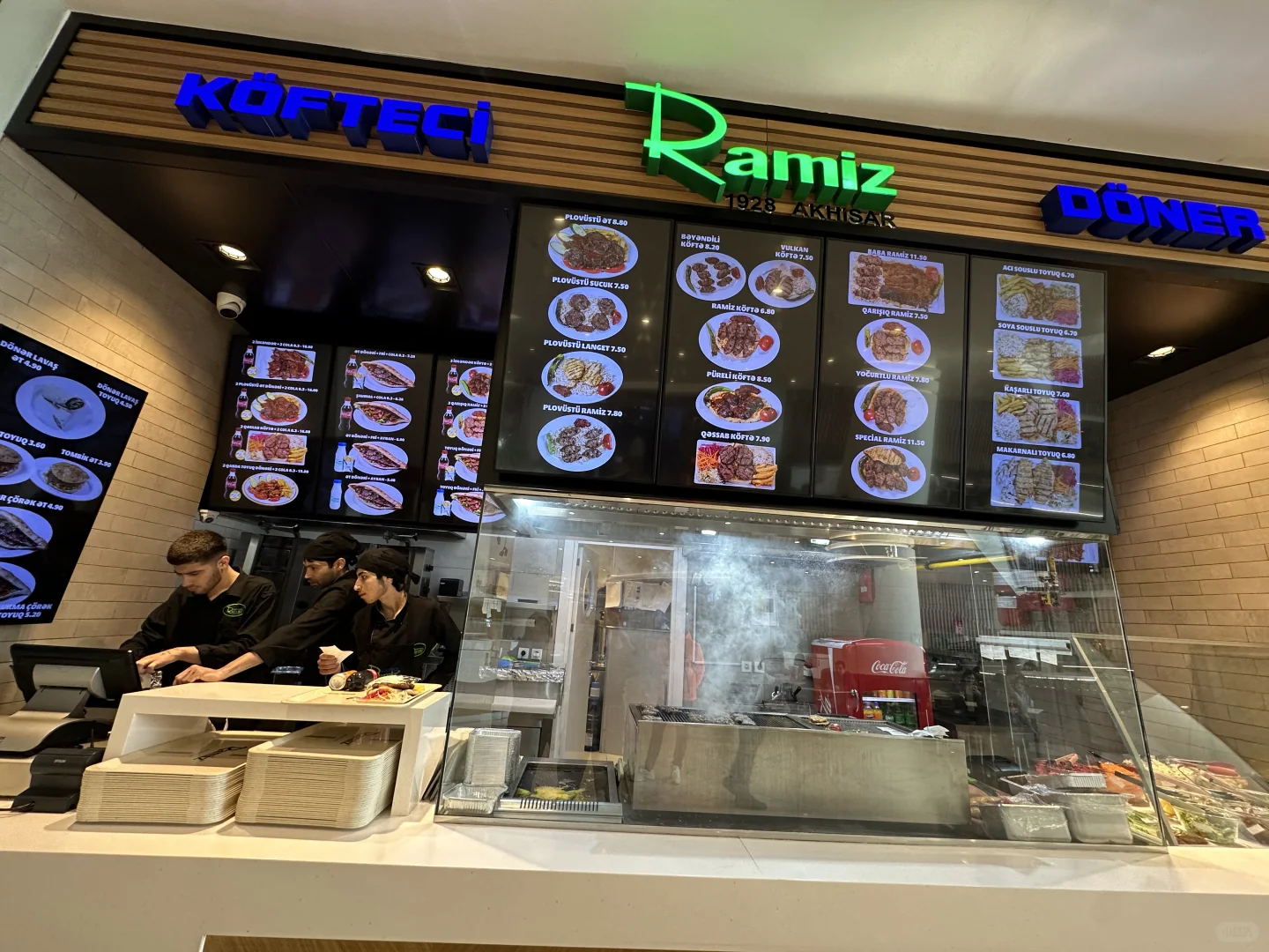 阿塞拜疆巴库第三天—-里海喂海鸥