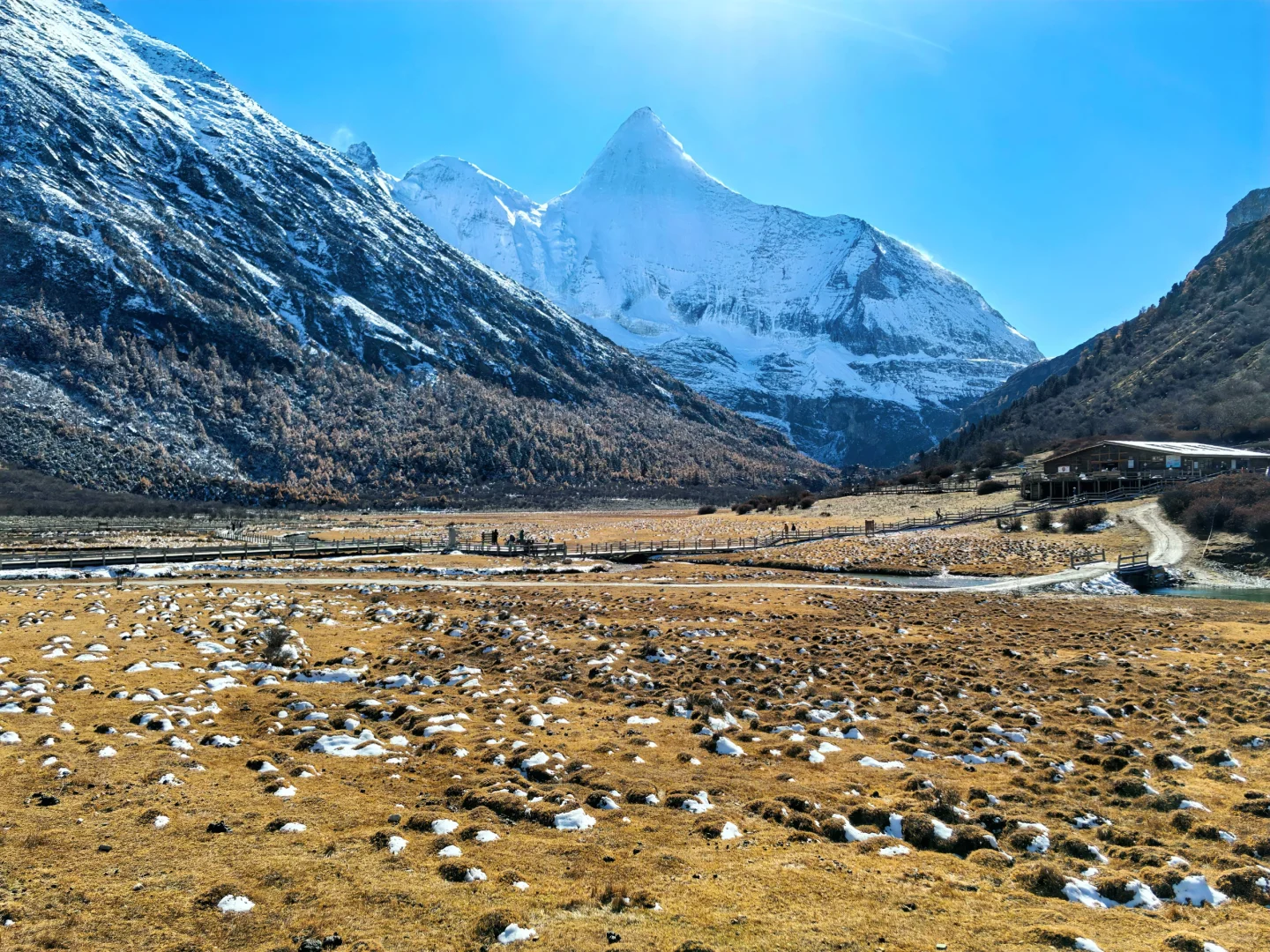 冬天的稻城亚丁，比想象中更美（附攻略）