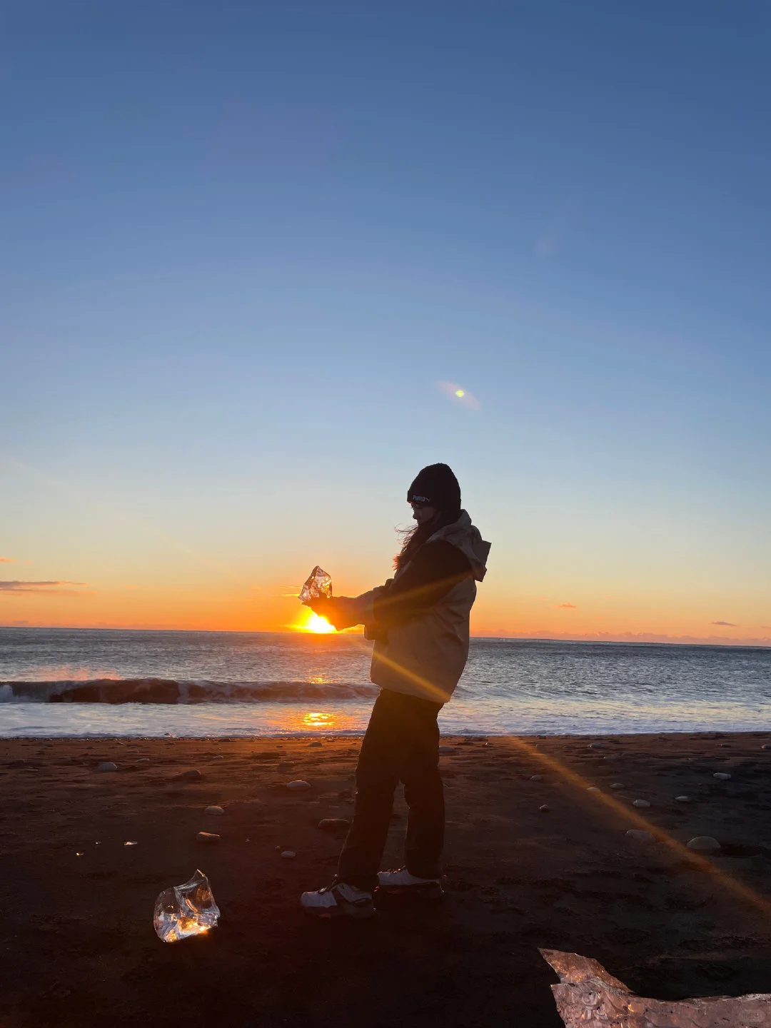找人陪我旅游，一个月30000