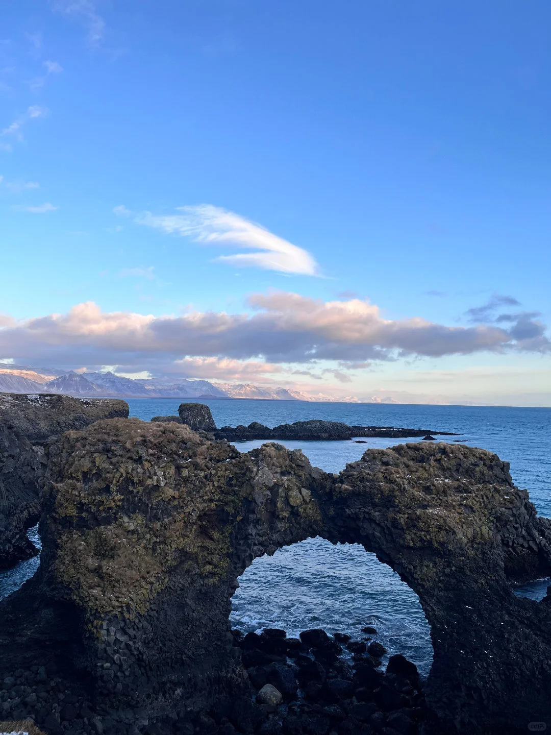 找人陪我旅游，一个月30000