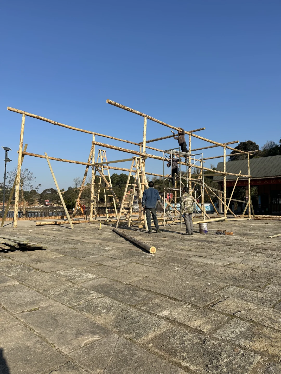 年底冲刺 各种交叉施工 还有谁