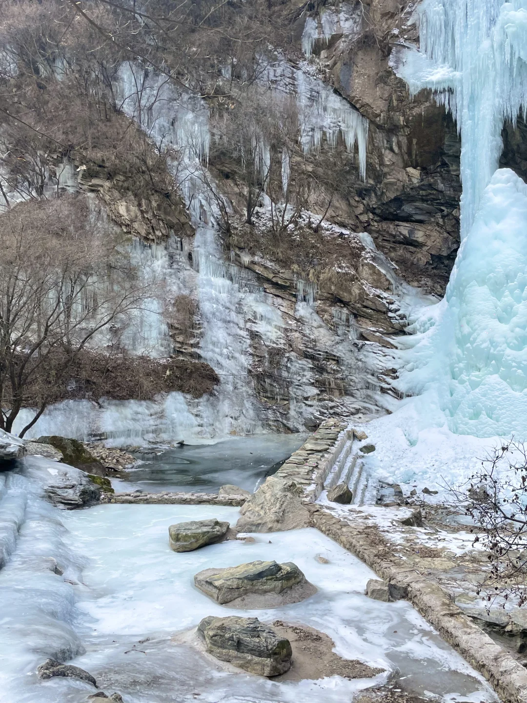 西安出发1.5h🚗绝美冰湖冰瀑🧊(巨震撼！！