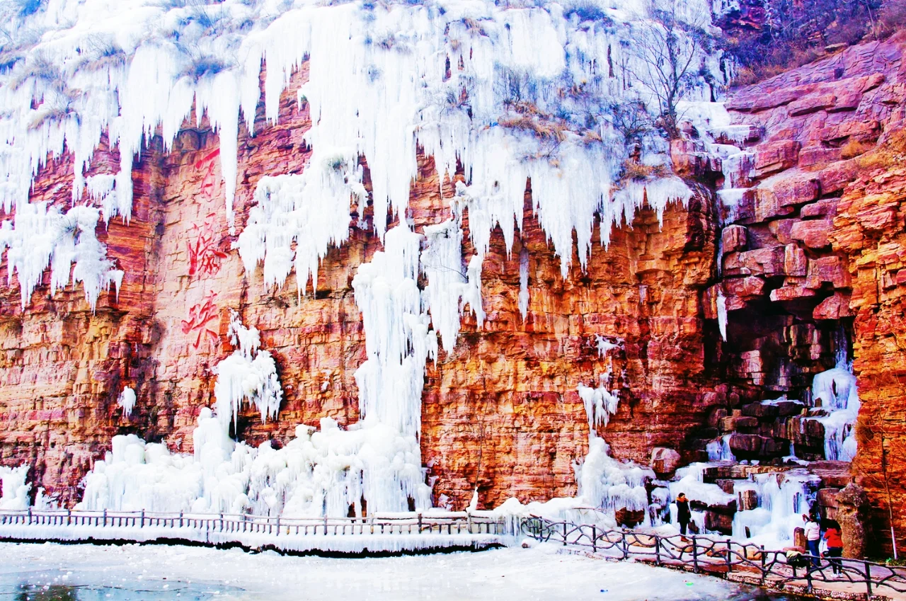 冰挂已经备好，去七步沟看这篇攻略就够了。