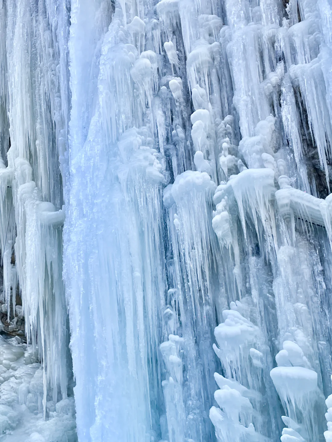 西安出发1.5h🚗绝美冰湖冰瀑🧊(巨震撼！！