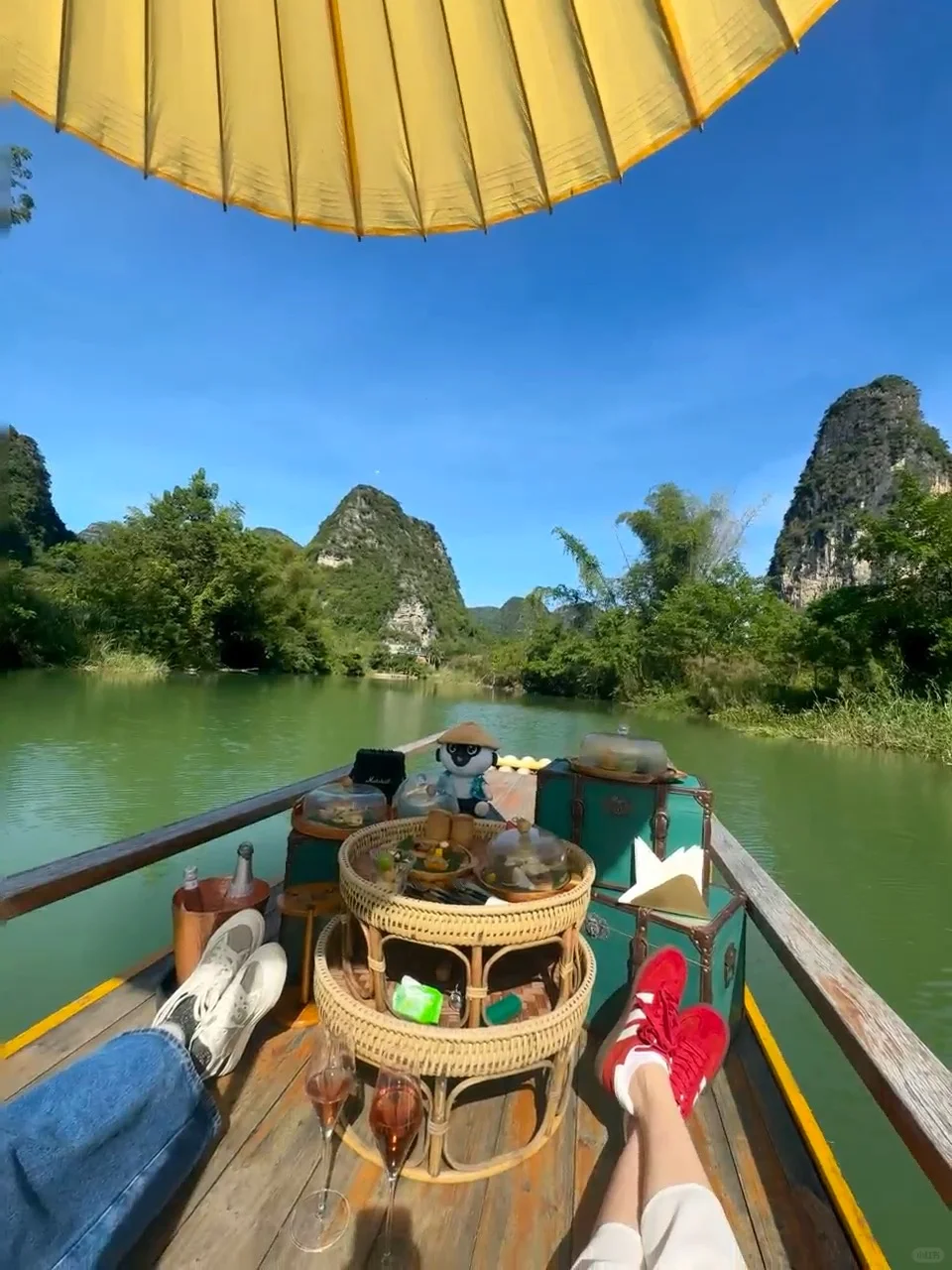 在三亚和崇左之间选择了崇左，春节20度暖冬