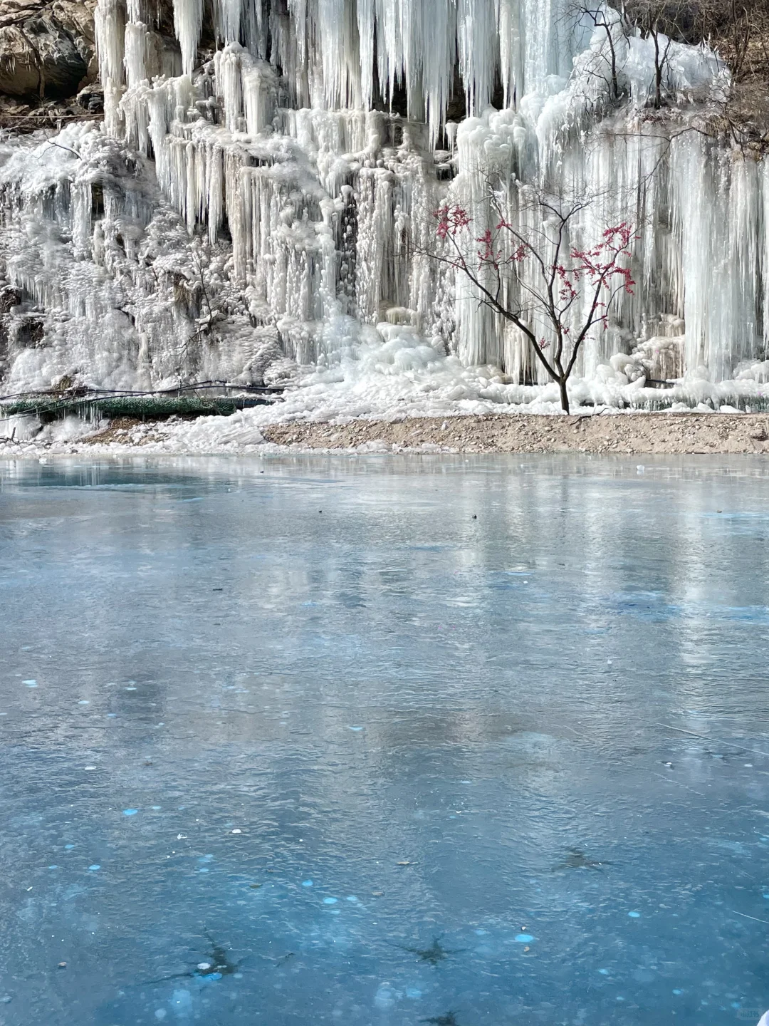 西安出发1.5h🚗绝美冰湖冰瀑🧊(巨震撼！！