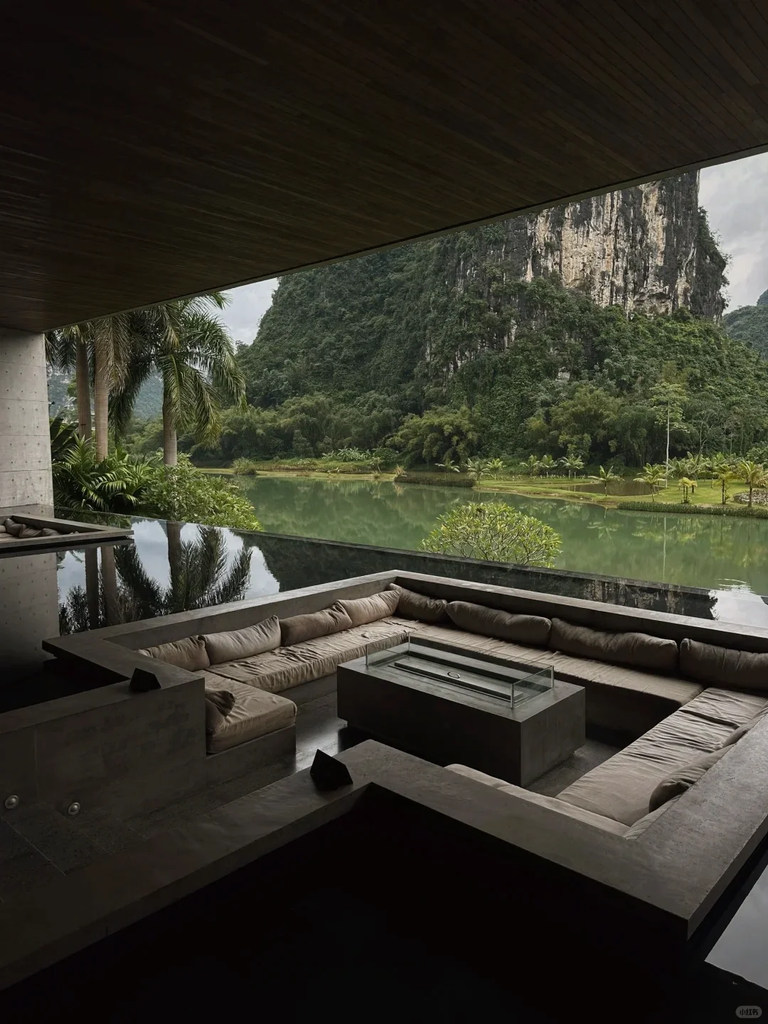 在三亚和崇左之间选择了崇左，春节20度暖冬