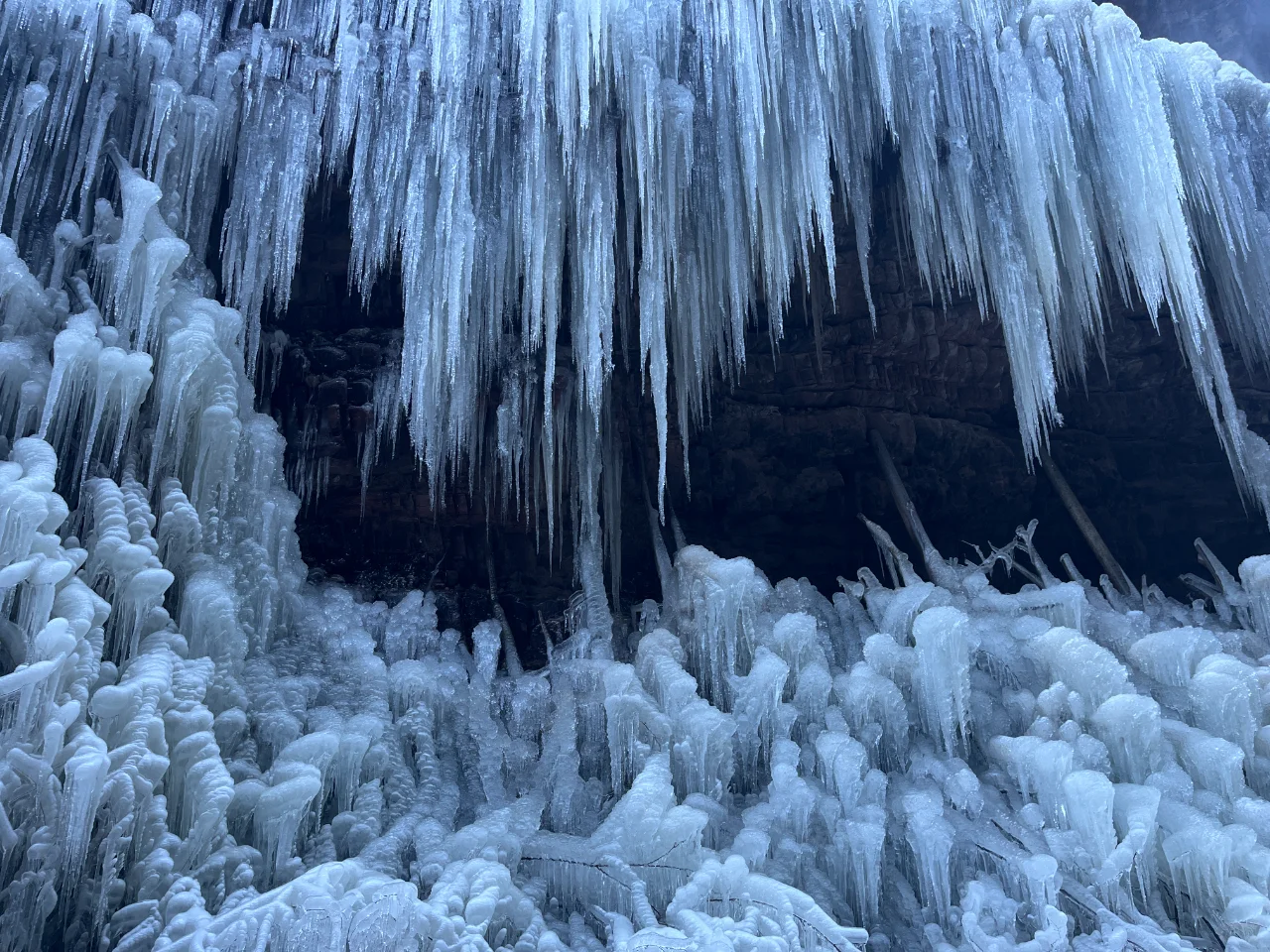 冰挂已经备好，去七步沟看这篇攻略就够了。