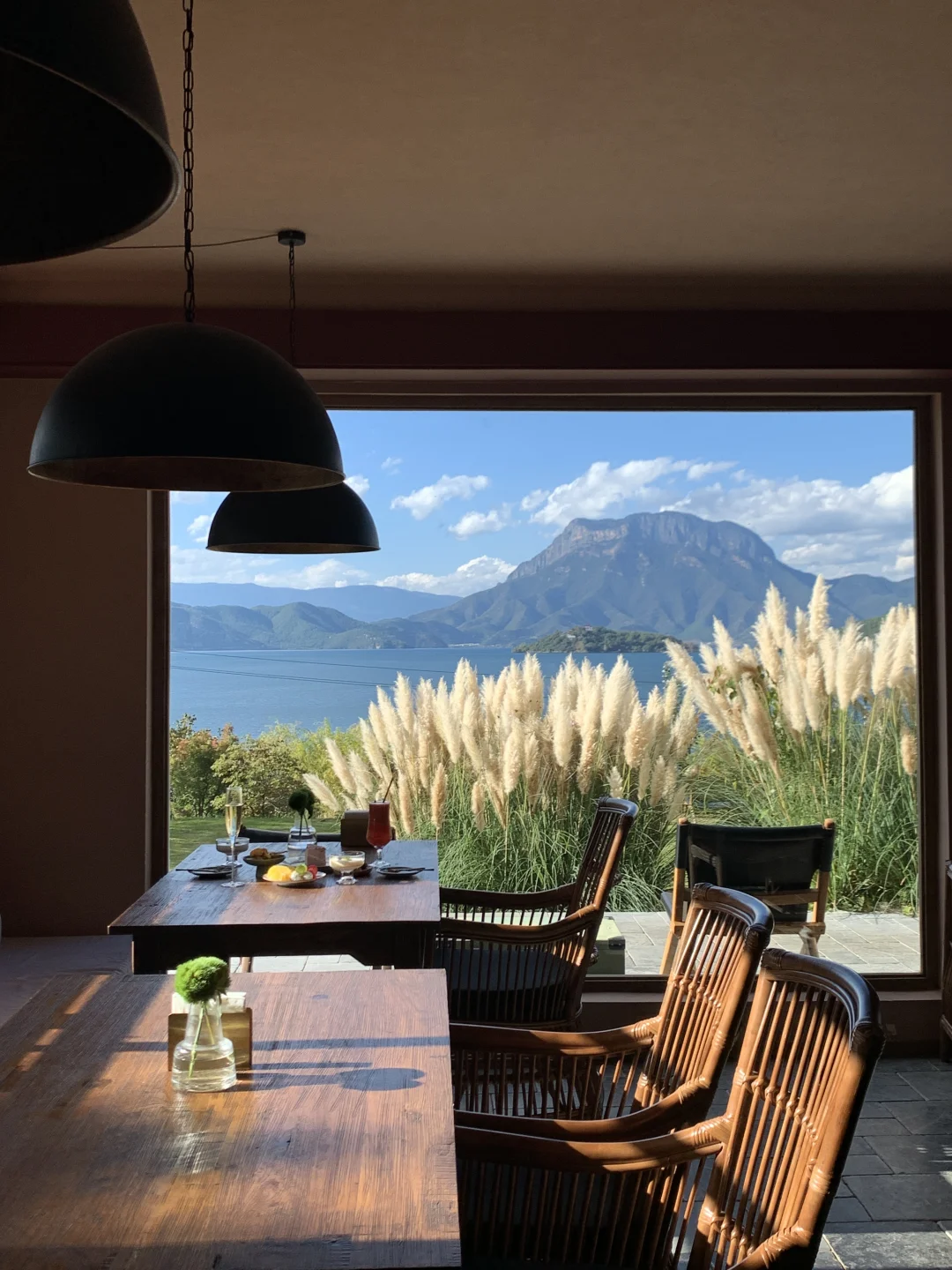 谁懂❗️在这些窗前我真的坐了一下午❗️