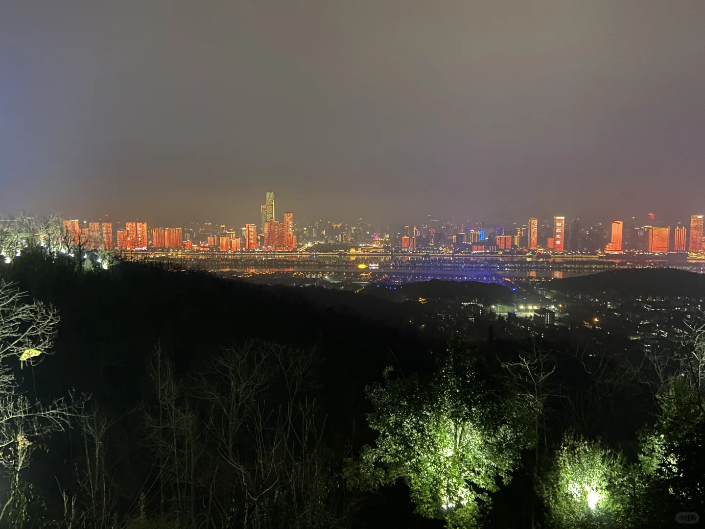 岳麓山 湘江夜色中多了一丝现代繁华之美